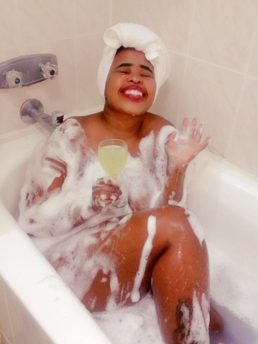 DabulaSisanda's tweet photo. Nice life problems😀😊☺.. can I be your 1 night Stand ?😍😙 https://t.co/hrbWj2lrwH