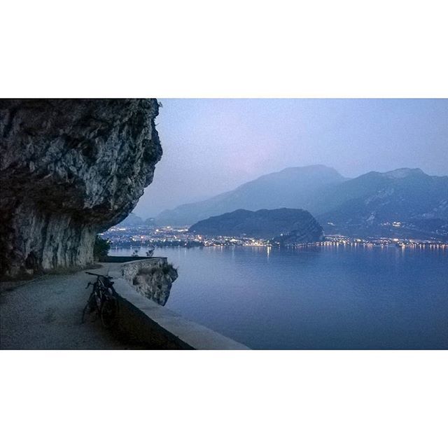 sil_gam's tweet photo. Ponale
#ponale #stradadelponale #sunset #tramontosullago #stradadimontagna #mountainlife #fromwhereiride #fromwhereilive #picoftheday #roadstories #rivadelgarda❤️ #trentino #cycling #cyclinglife #lifebehindbars #blue #mountainscalling #freedom #justr… https://t.co/Benop2U7sD https://t.co/osOWzb1tio