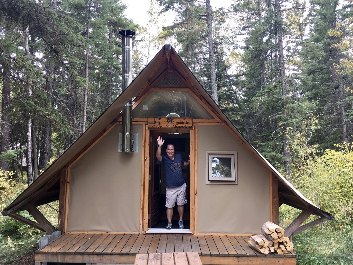 Guy_Theriault's tweet image. A big @ParksCanada welcome to @TheMarcSmith who is staying in his own #oTENTIk and checked out the new #MicroCube @RidingNP on our travel media influencer FAM #ExploreMB @TravelManitoba