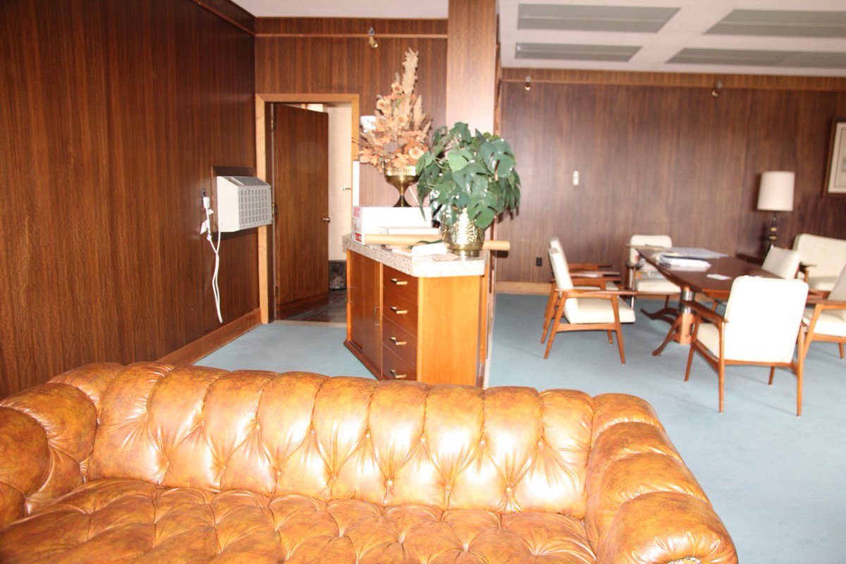 aspaces_'s tweet photo. MID-CENTURY OFFICES Available for your productions of all kinds, they also offer support rooms in the same building. A perfect space for your shoot! https://t.co/noDb0iCK5R #SetScouting #FilmMaking  #FashionShoot #FilmProducer #VideoProduction #PhotoShoot https://t.co/SHkBnAXYFy