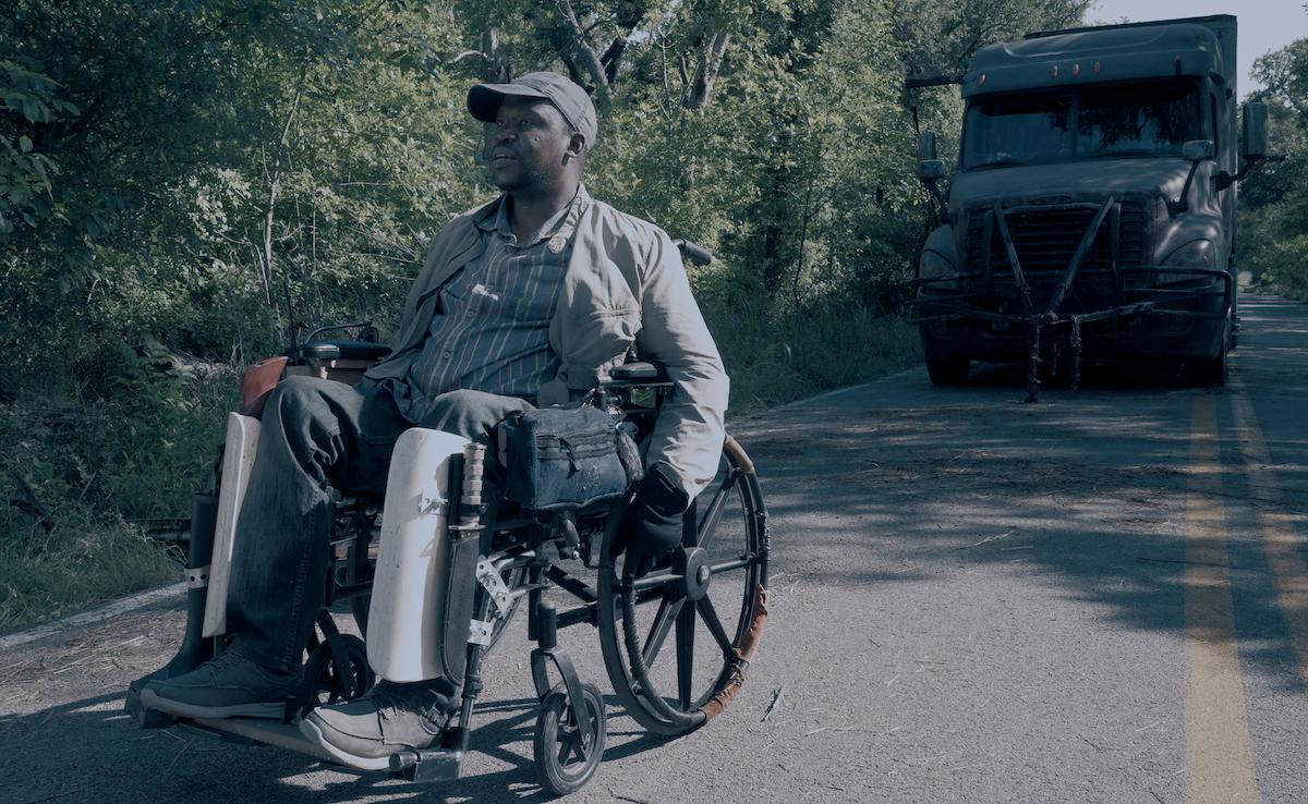 FearTWD's tweet image. .@darylchillmitch talks about his apocalypse-ready wheelchair and the importance of representation on #FearTWD: amc.tv/QADarylMitchel…