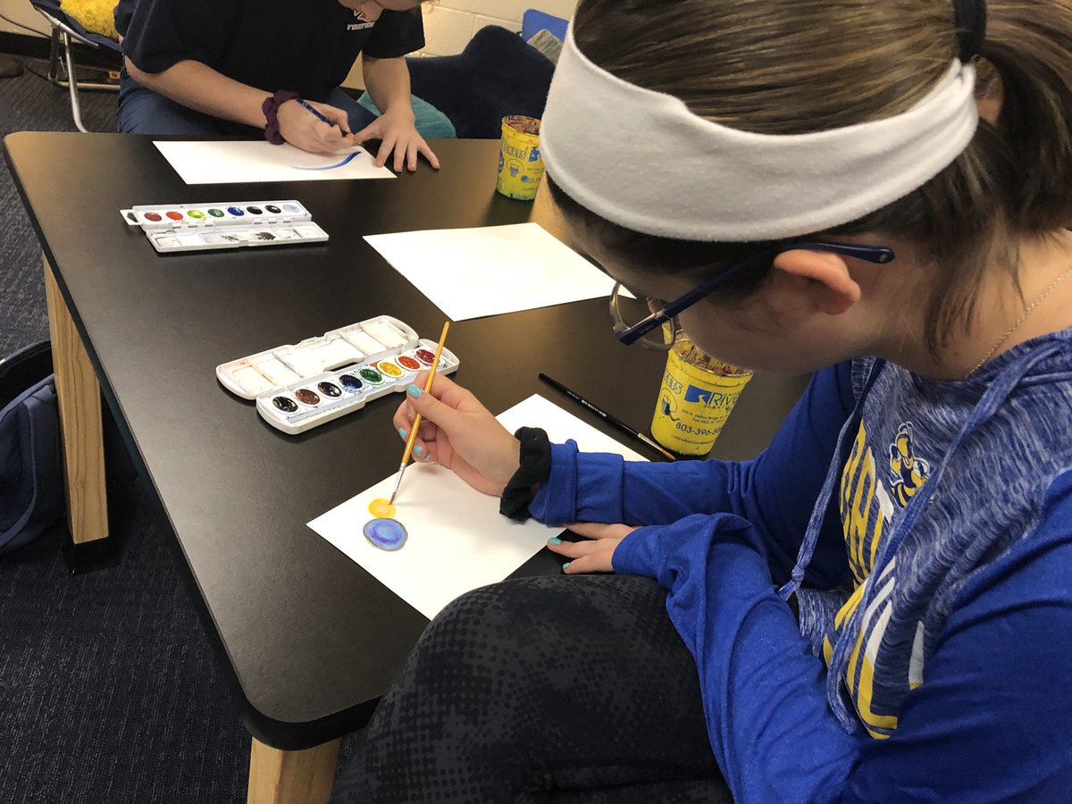 Mrs_LaFave's tweet photo. Getting ready for #DotDay with my English 1 kiddos. They are making their mark using poetry, painting, &amp; other art forms. 🎨✏️ We are so excited to collaborate with @Artfmhs &amp; others later this week as FMHS celebrates #InternationalDotDay https://t.co/YDnZcWlNid