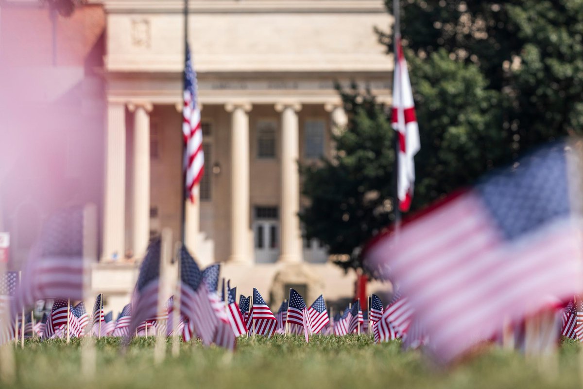 We will #NeverForget 🇺🇸  #TodayAtUA, 2,977 flags are standing on the Quad to remember + honor those who lost their lives on September 11, 2001.