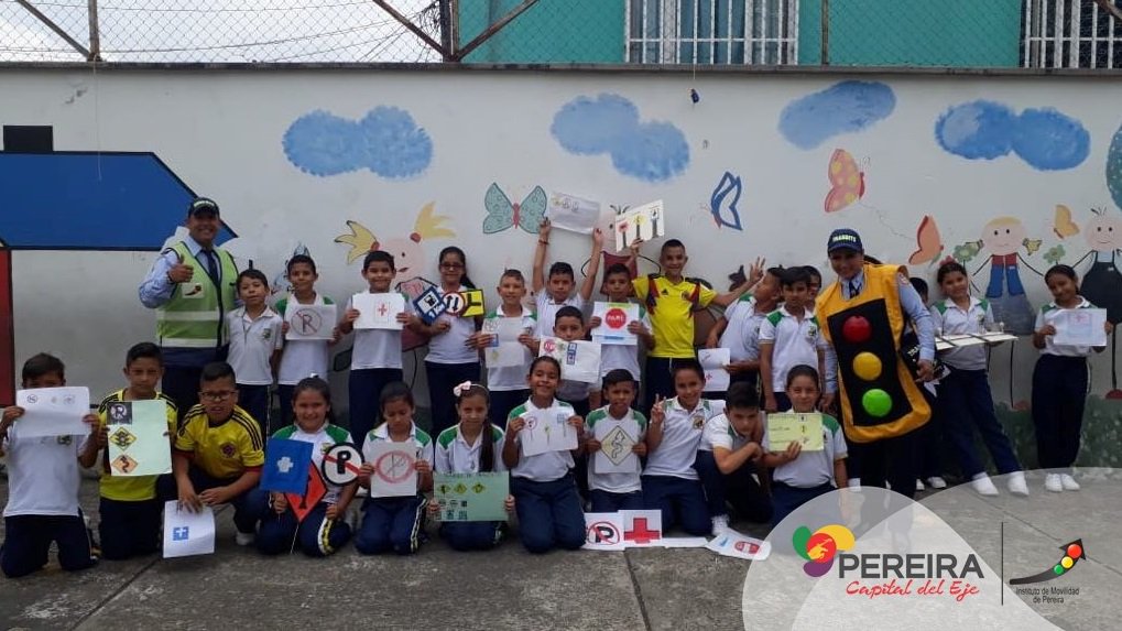 Llegamos a los colegios Alfonso Jaramillo y CDI San José, para compartir con los niños de Pereira didácticas y normas básicas de tránsito. ¡La cultura vial nace en las aulas! │#MovilidadPereira <a href="/ansvcol/">Agencia Nacional de Seguridad Vial</a> <a href="/Alcaldiapereira/">Alcaldía de Pereira</a> <a href="/MinTransporteCo/">MinTransporte</a>