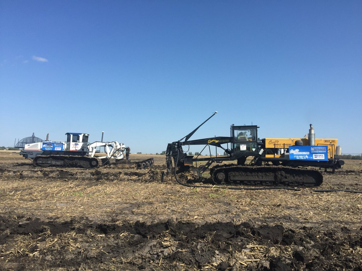 Hol_Drainage's tweet photo. Finally some good weather for doing the less glorious “wrap-up” work on the Iowa #FarmProgressShow #AgDrainage ground.
Thank you to Quality Drainage for the assist. 👍
#Tile18 #DrainageRush https://t.co/5OoKmjBpjT