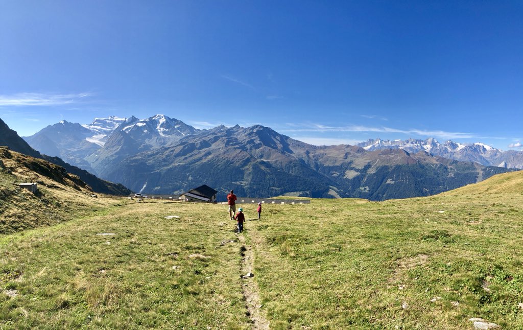 PackedAgain's tweet photo. #BloggerCollab Still need collab for epic blog “ Switzerland’s most beautiful viewpoints” accessible without hiking. If you want to join. Leave a comment with your viewpoint and i get in touch. Link to website plus social media . Looking forward https://t.co/baD61xf2lC