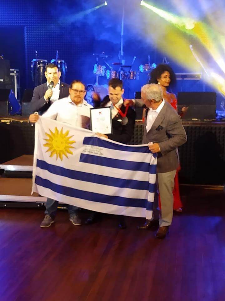 Copla Flair Amistad...!!!

Mauri Diaz 3er puesto
Fede Curubeto 2do puesto
Richard Albano Uruguayo compitiendo por México 1er Puesto!!!!

¡Un Éxito Total!

#unequipo #unpais #unsueño #audeb #audeb2018esnuestroaño
