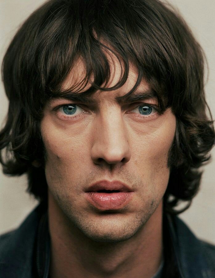 Happy Birthday Richard Ashcroft 

The Verve - History 

 