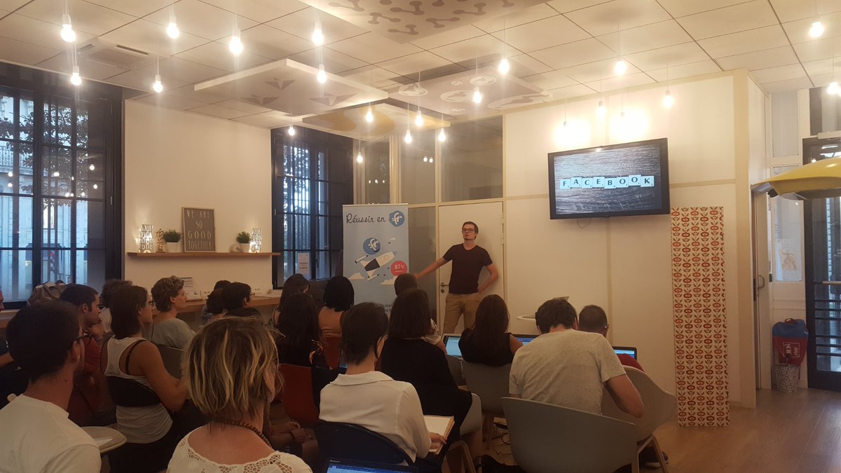 Foliweb's tweet photo. En live des Foliweb chez @NomadeLyon ! @Paul_Amm nous explique tout sur #facebookads https://t.co/AWLfD1ChZ7