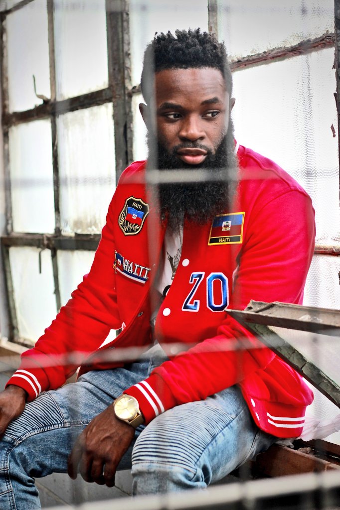 Shaazaam_'s tweet photo. Ill keep my mouth closed and all they'll see me as is a mild mannered Clark Kent...
Varsity jacket by @The_Jacques
.
.
LP media team Photographer @Shaddeau_
.
.
#ShamMakeMoves #ShaazaamProductions @LunionSuite @HaitianBeauties @HaitiansWhoBlog #HaitianTwitter https://t.co/tkQSL1M0O6