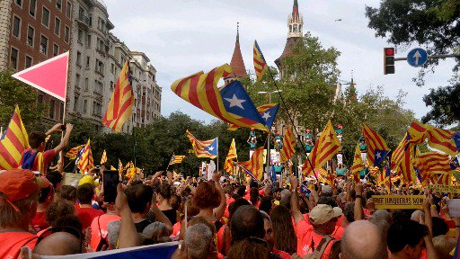 creacionesMeri's tweet photo. Un altre any no hem faltat a la cita!Visca Catalunya lliure! #FemLaRepúblicaCatalana https://t.co/DDRpU4C1rW