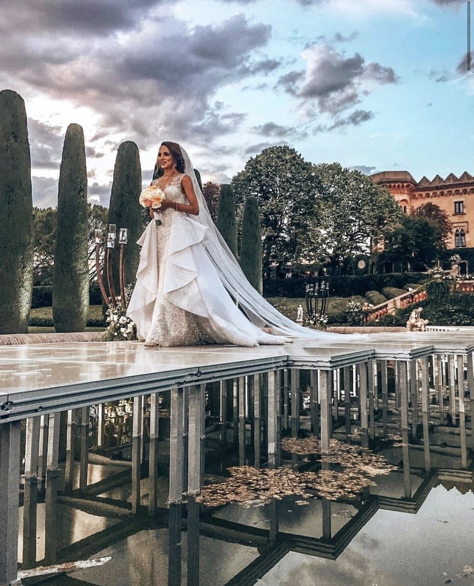 Dreamy bridal entrance executed by Paul nasr 😍#zuhairmurad