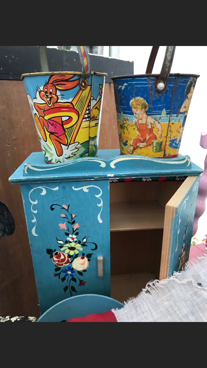 Got some great pieces to sell? 
Why not trade our last Big Brocante of 2018 at <a href="/Hopfarm/">The Hop Farm</a> Kent on 21 - 23 September?All you need to know about pitches, camping and costs for traders here bit.ly/BigBrocante
#UpcycledHour #vintage #retro #antiques