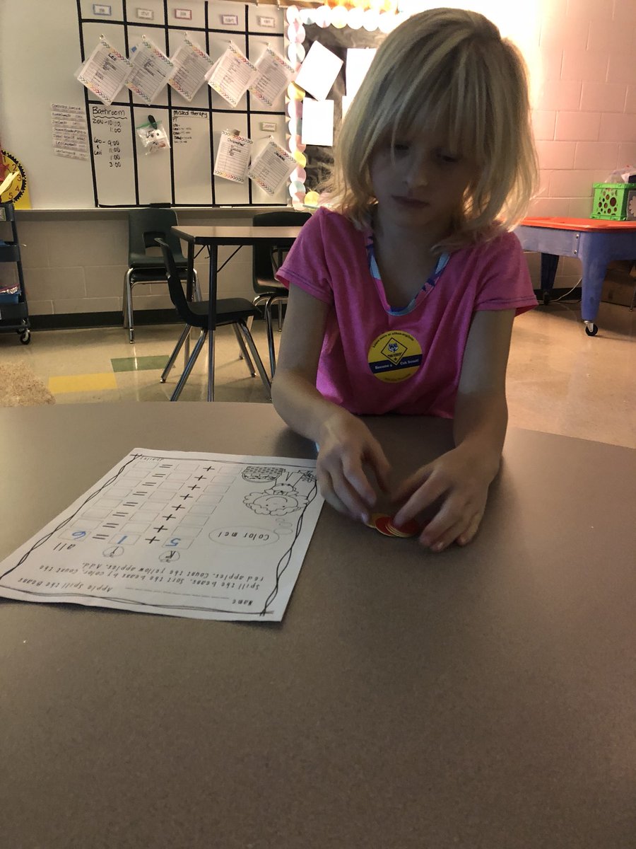 Cooperteachwsd's tweet image. Apple adding!! #growthmindset #dueleads