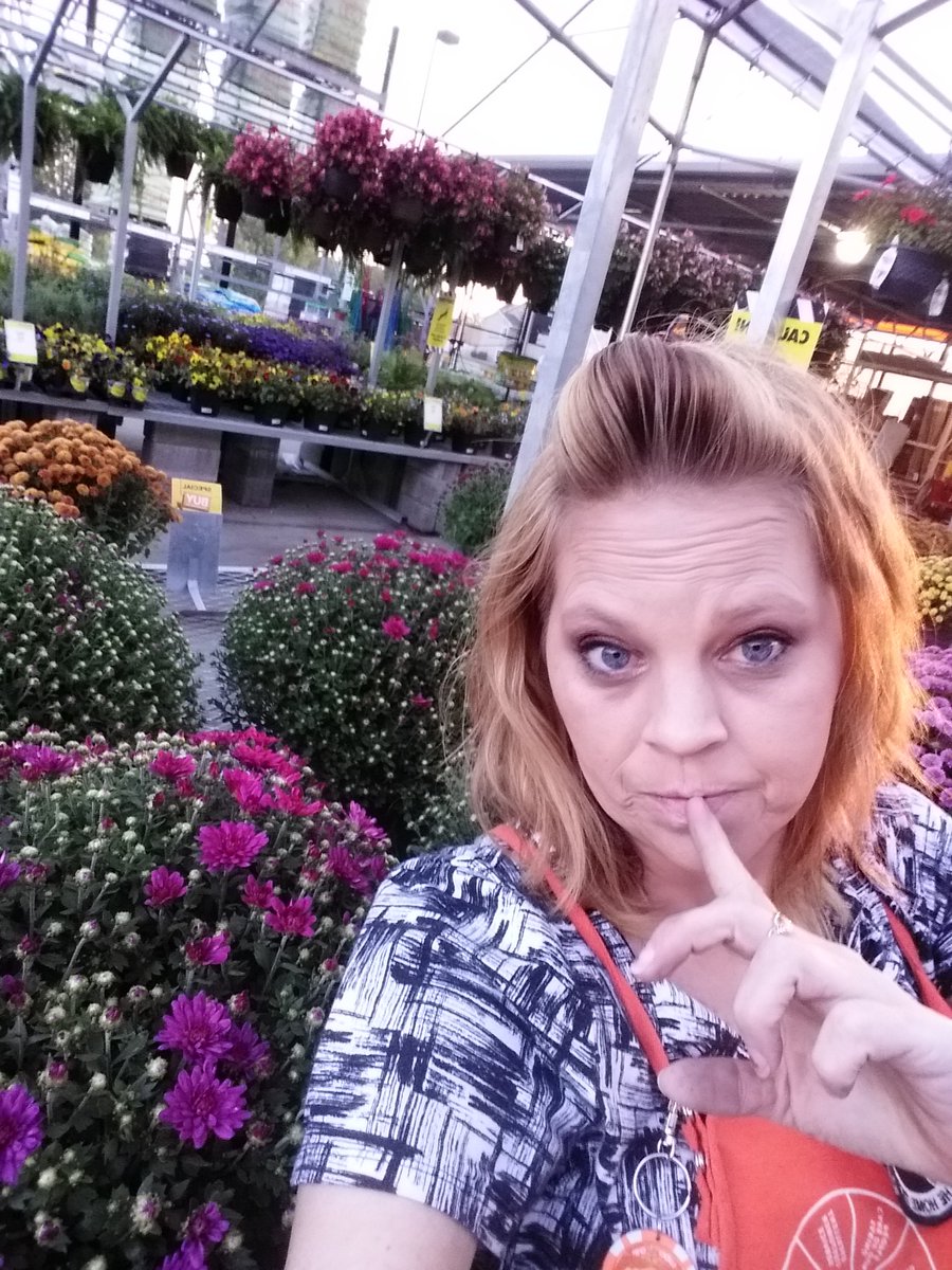 saravalladarez's tweet photo. mum's the word. https://t.co/HTcJZiDXDu