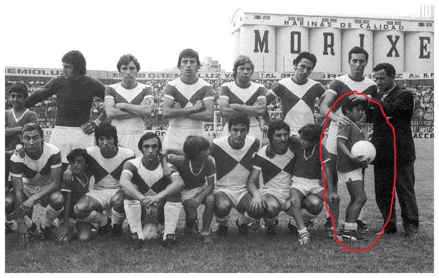 FOTOS HISTORICAS O CHULAS DE FUTBOL - Página 19 Dm1UE26WwAE_lh6