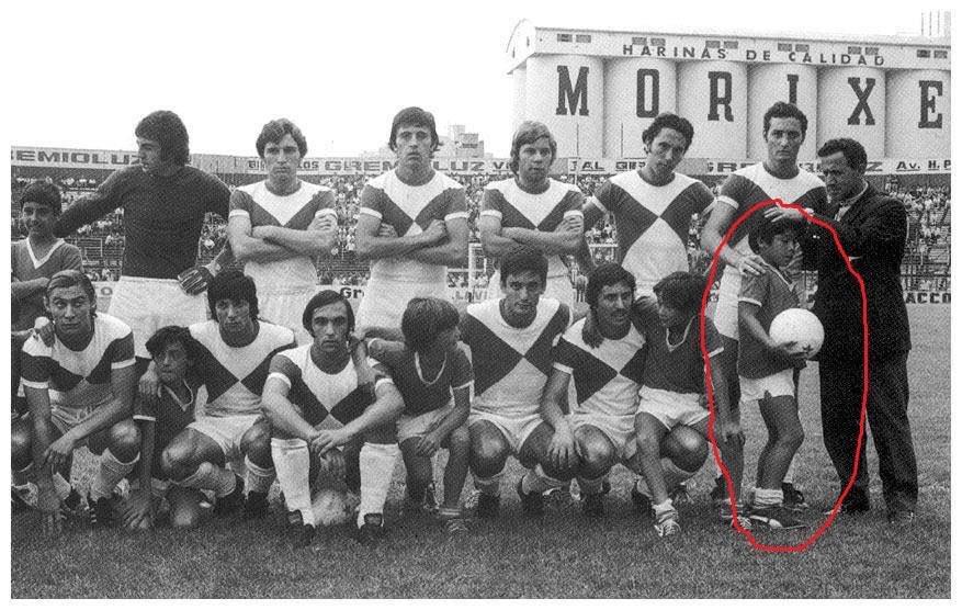 FOTOS HISTORICAS O CHULAS  DE FUTBOL - Página 19 Dm1UE26WwAE_lh6