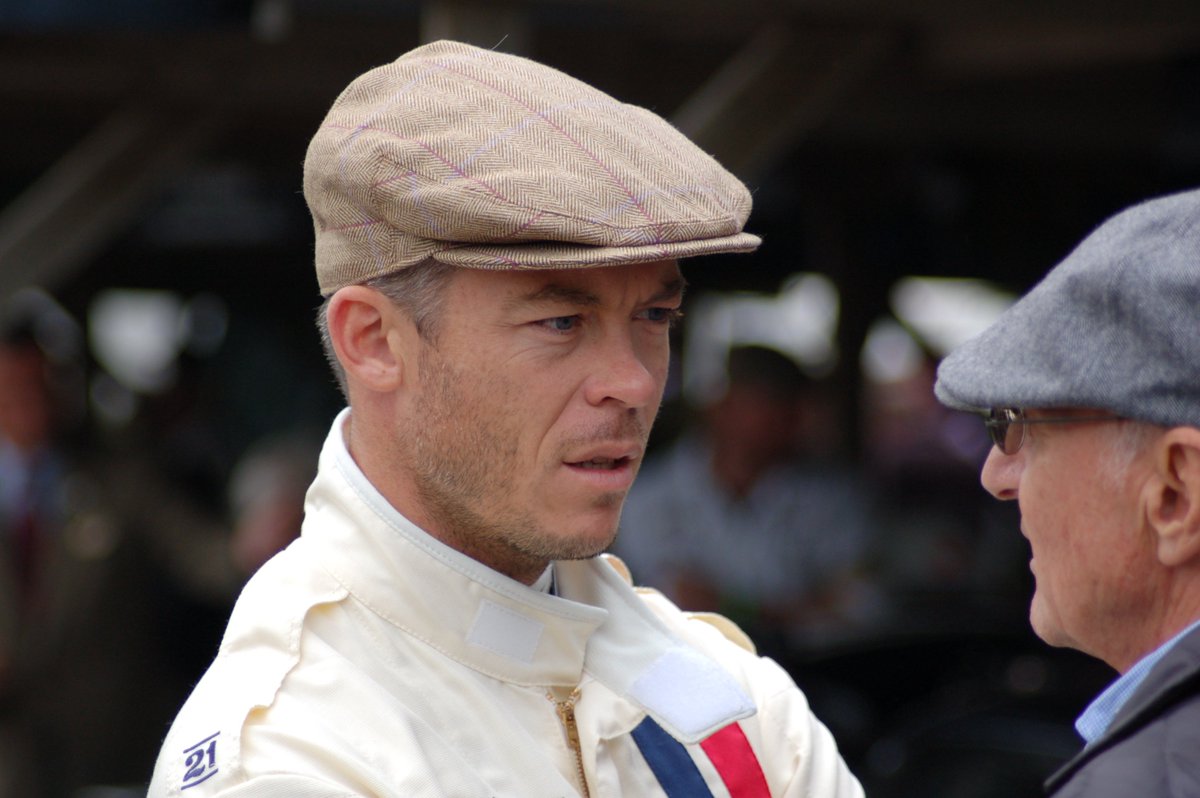 TimDanneels's tweet image. Great to see @Andre_Lotterer having a great time at the @goodwoodrevival - he looked very smart in his retro overalls! #Lotterer #FormulaE #WEC #Goodwood #GoodwoodRevival #goodwoodrevival2018 #FlatCap #ACCobra