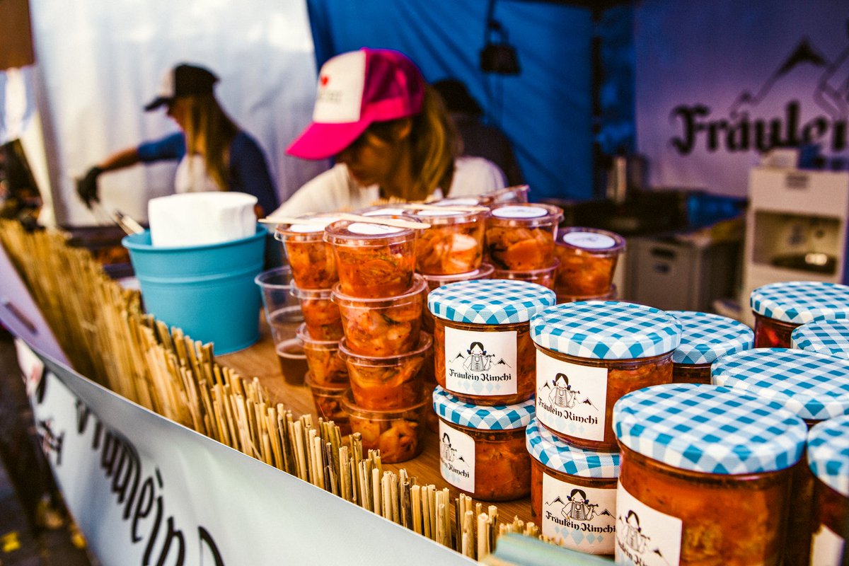 BPTickets's tweet photo. Fall is here, and with state fairs and food festivals popping up nationwide, learn tricks and tips for holding your own food festival event. #eventtiptuesday https://t.co/rejyuHfCuo https://t.co/JGeQ5b99zC