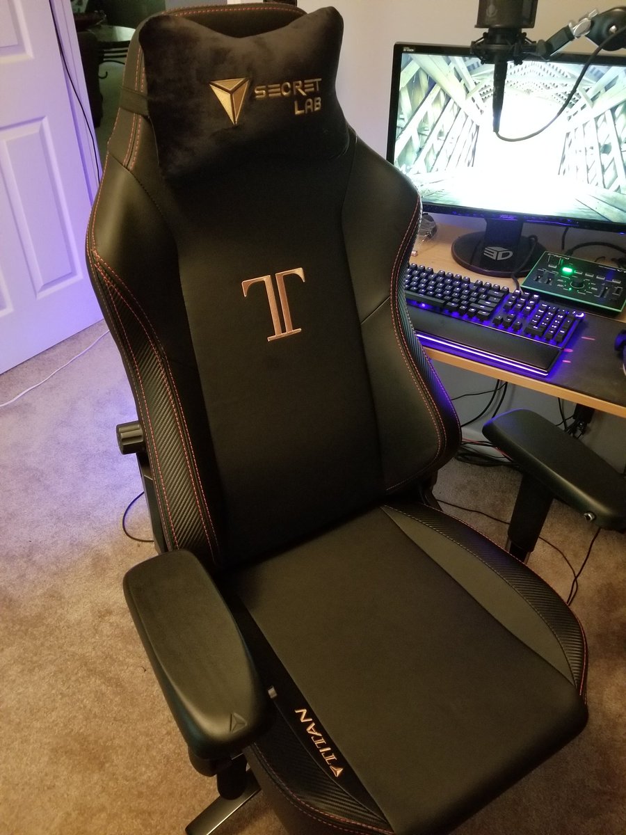 sovietpyro's tweet photo. It may not play games like @DrLupoOnTwitch's chair but it's still awesome, and a welcome addition to the setup. @secretlabchairs https://t.co/cgBVsmWq5c