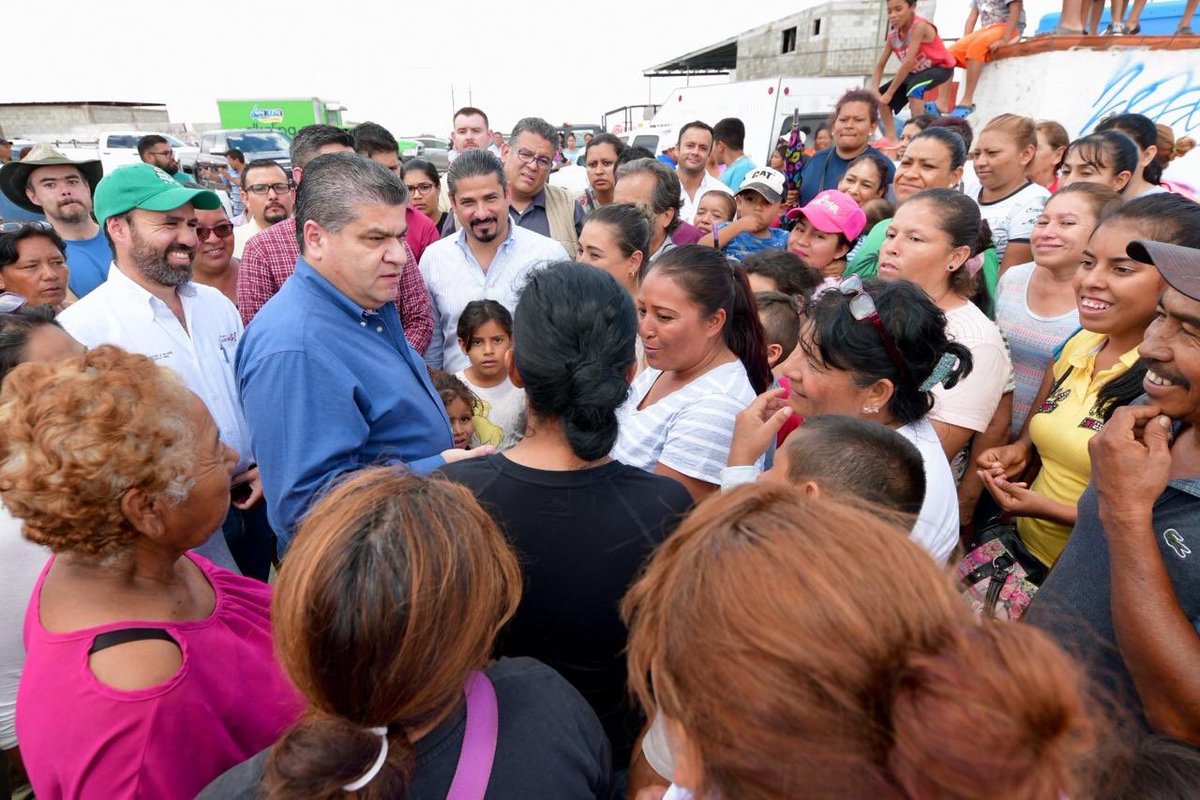 mrikelme's tweet photo. Nuevamente recorrí las calles de la Colonia Santa Sofía en #Torreón, supervisando las acciones de limpieza, desazolve y fumigación en el sector,  dimos inicio con el censo para contabilizar el número de viviendas afectadas, además constate el desagüe de las calles. https://t.co/dubrwLe4bE