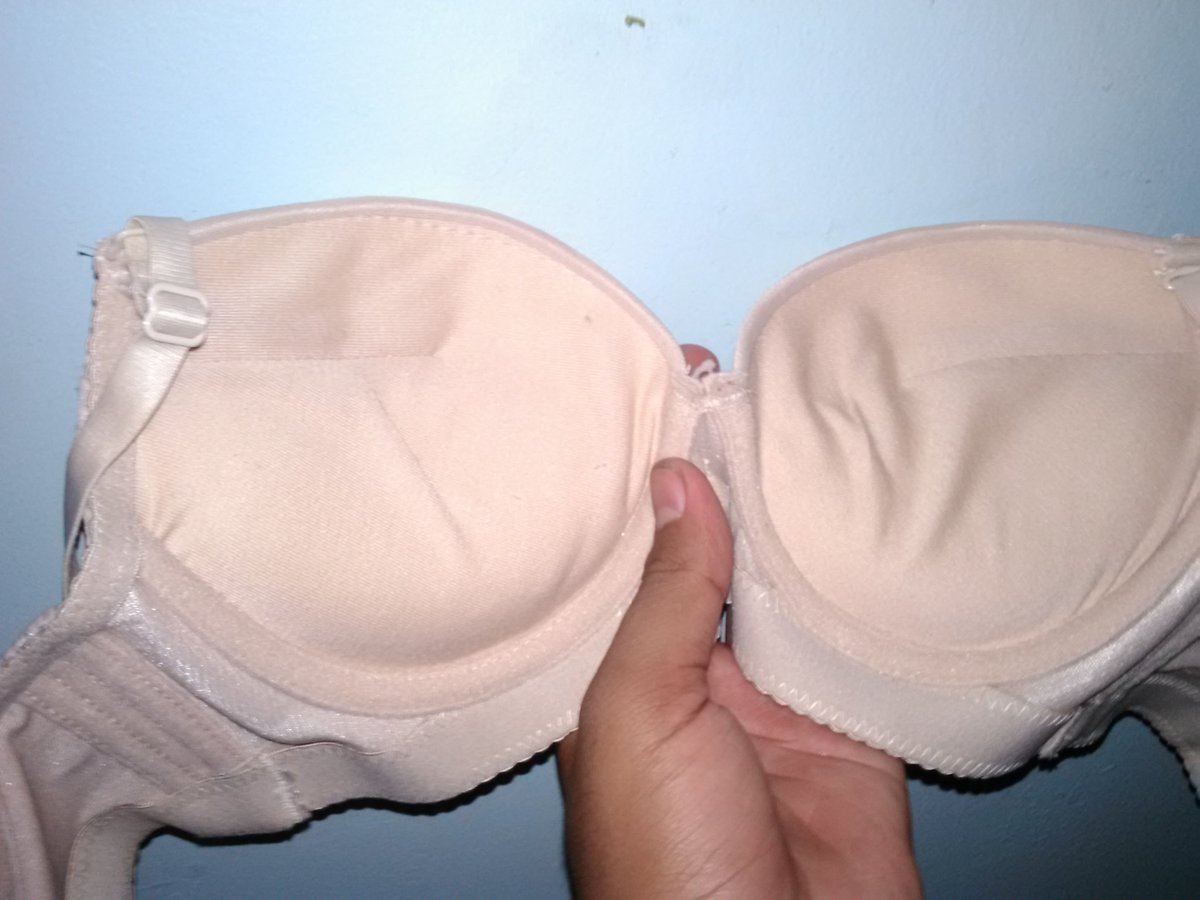 ShintaChontessa's tweet photo. Aku gk tau yang punyanya seperti apa cantik/tidak yang pasti setiap ia jemur pasti selalu aku ambil. Ia jemur 1 minggu sekitar 3-4 kali dan BH nya bagus-bagus busa tebel semua https://t.co/J11xSpmKVw