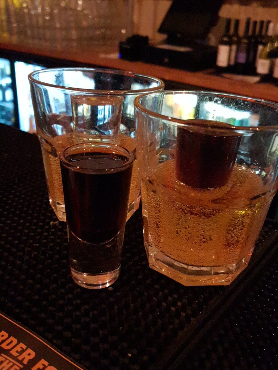 LaurenNotLozza's tweet photo. Dutch courage #MusicalDates https://t.co/yL0en1jJ47