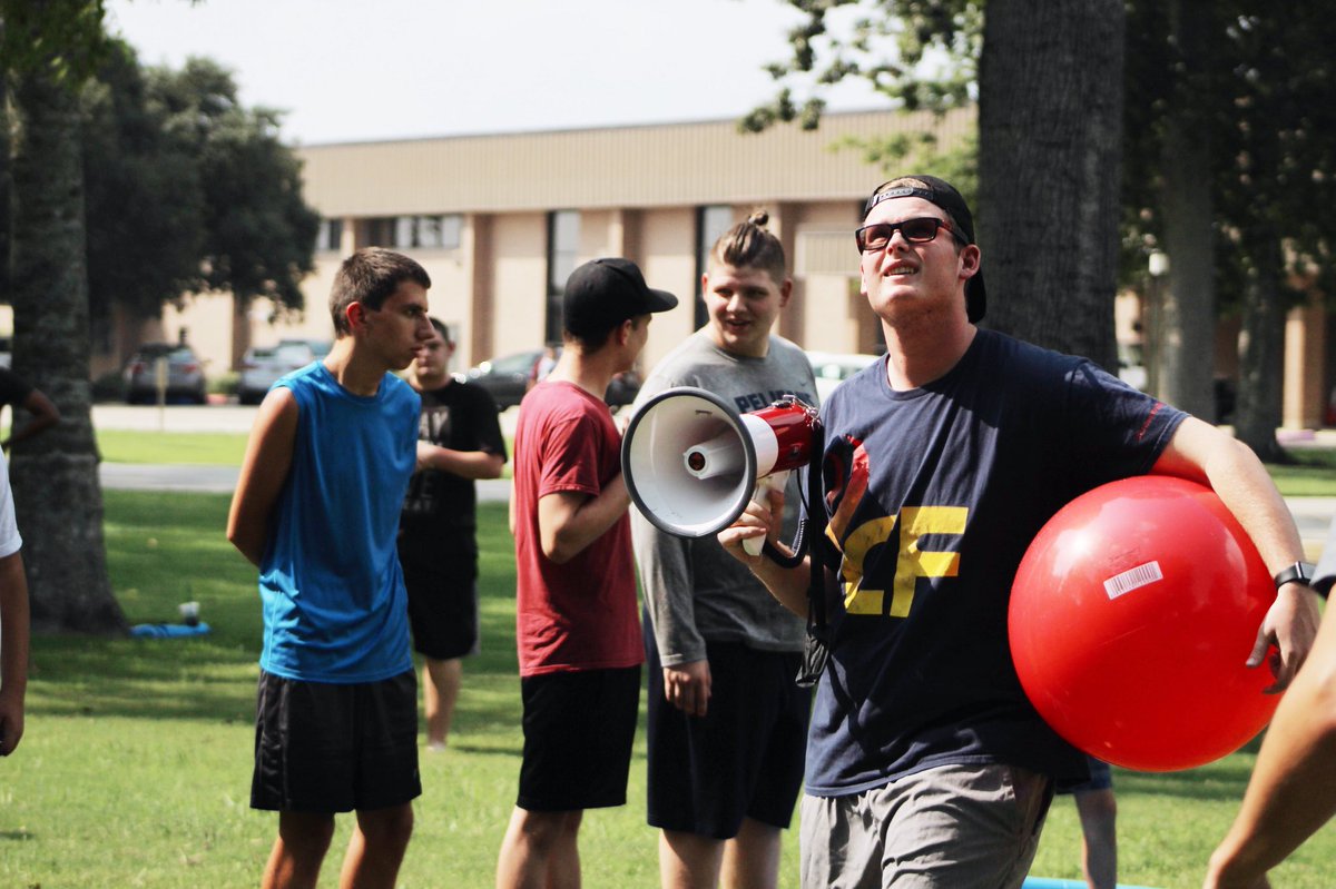 CrossfireBR's tweet photo. 💥CF UNITE KICKBALL―THIS WKND!💥
CALLING ALL 6TH-12TH GRADERS…come out and bring your skills.
Saturday, September 15 // 5PM
Meet us in the FCA football field that is located behind FCA! https://t.co/uFCx1ueLKt
