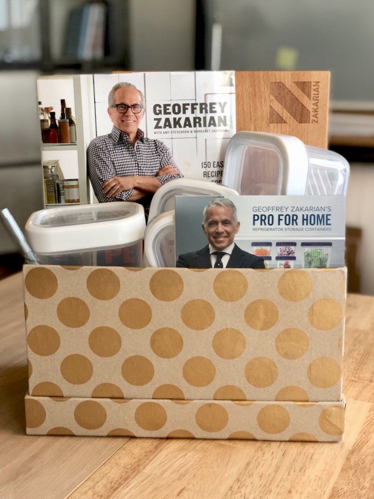 TamaraBenningto's tweet image. LAST CHANCE to enter my #BackToSchoolGZ giveaway! Winner receives this bundle packed with my home chef essentials: #proforhome containers, cutting board and #MyPerfectPantry cookbook!  @kzarr