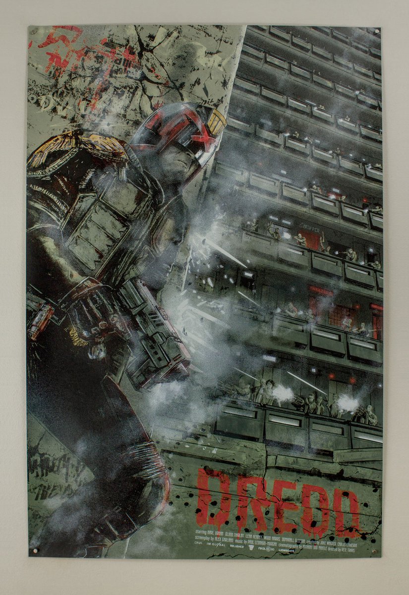 vgkids's tweet photo. .@benterdik's private commission Dredd print, "Negotiation's Over. Sentence is Death."
24"x36" / 9 colors / @frenchpaperco 100# Pop-Tone Sweet Tooth / No sale link / #judgedredd #dredd #karlurban #benterdik #privatecomission #vgkids https://t.co/G2vC1cv9XU