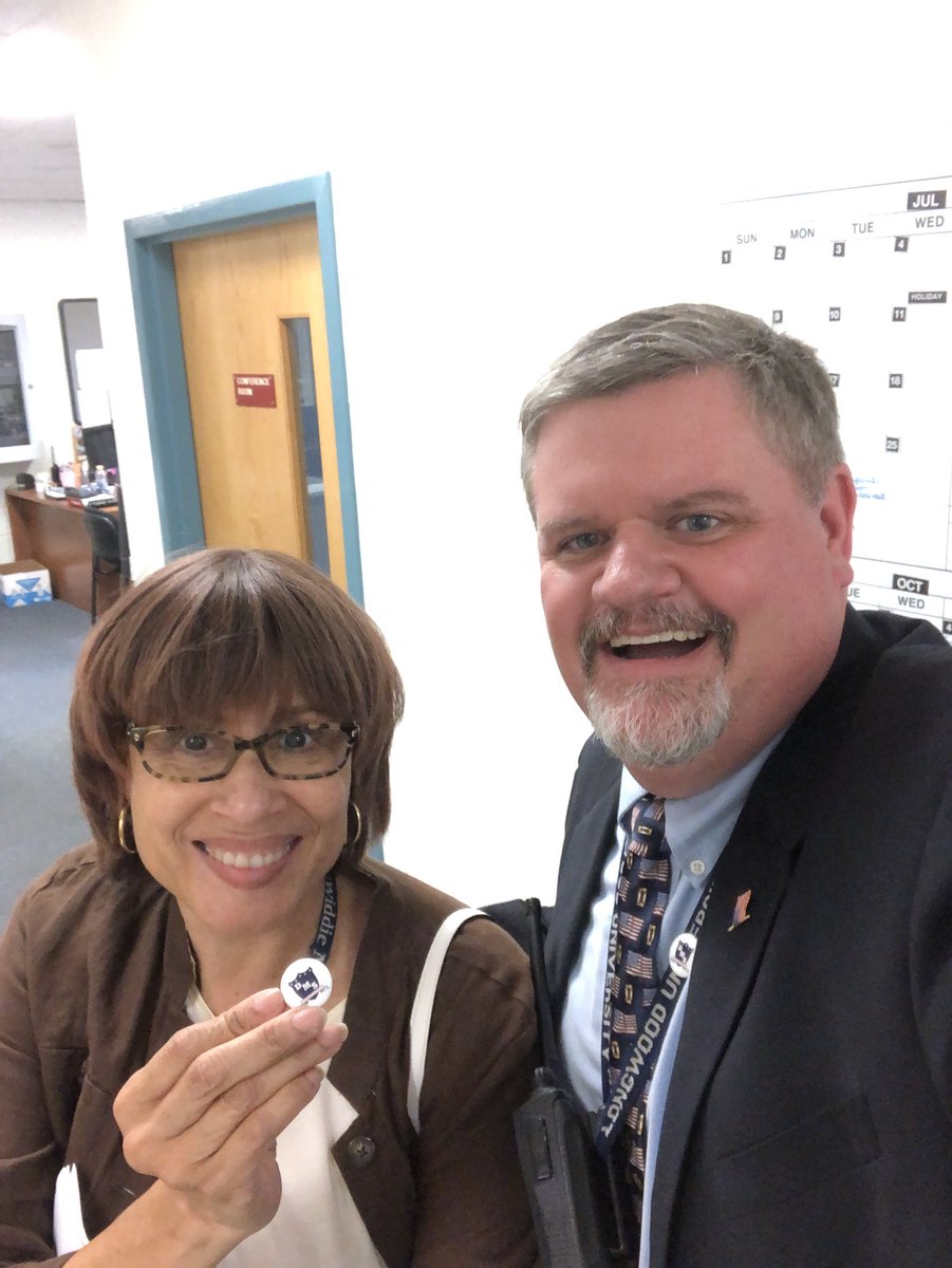 ChuckMossEDU's tweet photo. To get a #GoodNewsCalloftheDay button, staff members have to come tell me why they’re glad to be a #DMSGen. Mrs. Hopkins was first and her reason is, “Cooperation!” #MUSTbesuccessful @Din_CoSchools https://t.co/Urp2Hrqe2F