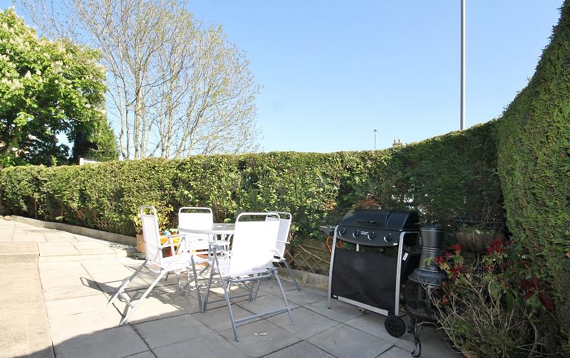 🏡🏡 Another new listing 🏡🏡
Sutton Road, Thirsk
Guide price £254,950
A spacious 3/4 bedroom detached bungalow. Recently refurbished kitchen &amp; bathroom. Corner plot with garden &amp; detached garage.
To arrange a viewing DM us or call 01845 518102.
#estateagents #Thirsk