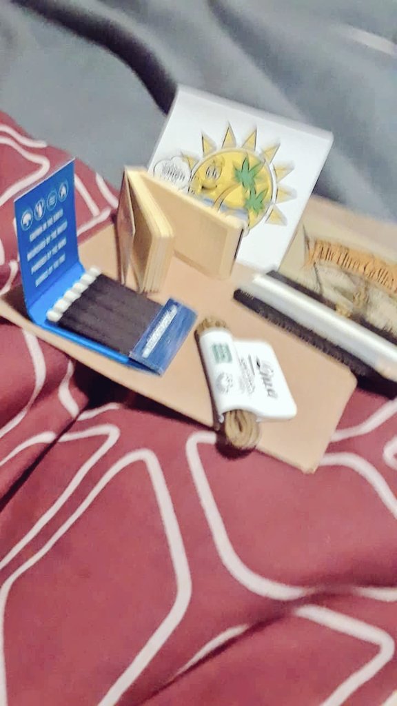 SenUrie09's tweet photo. $1 @DailyHighClub monthly sub. I am in love.
$12 and $30 photos to come.
#girlswhosmokeweed #cannabis #thethreecastles #Raw #Bic #StonerFam #weedlife https://t.co/cfk7QJcxtH