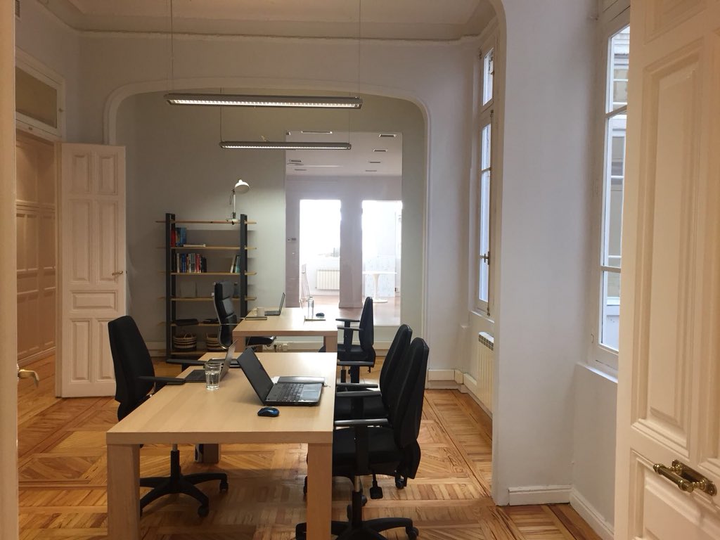 Nuestra querida oficina de Villanueva se nos quedó pequeña, así que hemos aprovechado este verano para estrenar nueva sede de <a href="/Igeneris/">Igeneris</a>, al ladito de la glorieta de Bilbao.
¡Con esto y algun fichaje nuevo arrancamos el curso con muchas ganas!