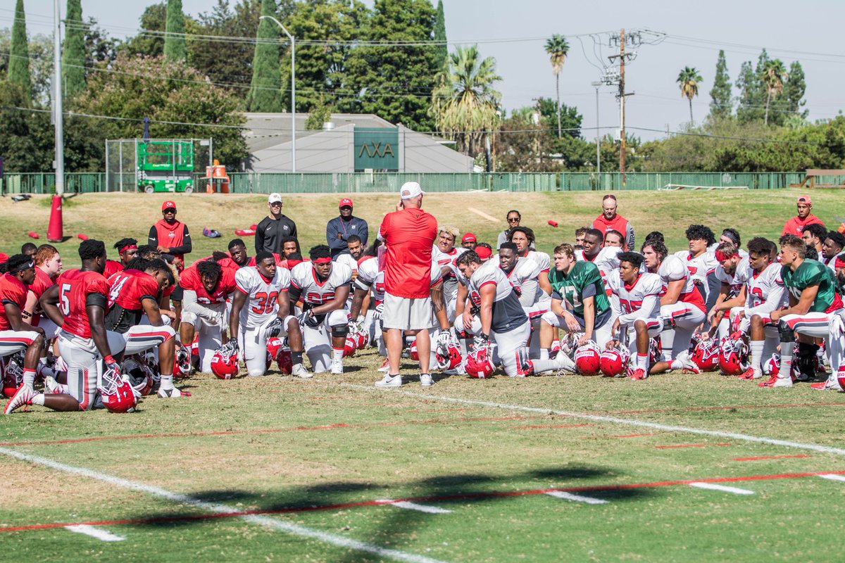 DogWiredDudes's tweet photo. Together Everyone Achieves More #TEAM #BeatUCLA https://t.co/Poc5sp29KQ