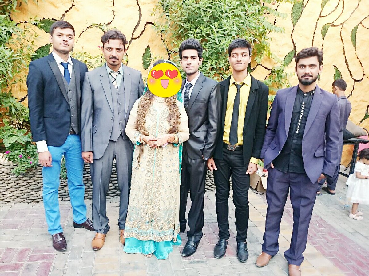 UllahAmaad's tweet photo. Sis #walima pic 💐
#memorable moments😇 Allah bless🎇 u my #cute sis 💕 https://t.co/vuPnGUkZlc