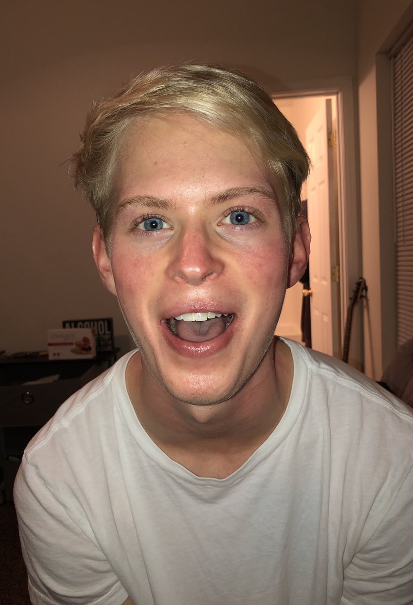 lindseynblake's tweet photo. Iโm sorry but has anyone seen how handsome my boyfriend is? #twitterlessmatthew https://t.co/oqLatTAg92