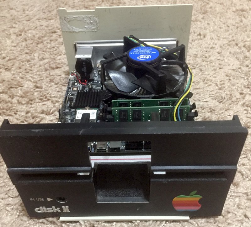 Kaby-Lake HS inside Apple ][ Floppy Drive 
tonymacx86.com/threads/kaby-l…