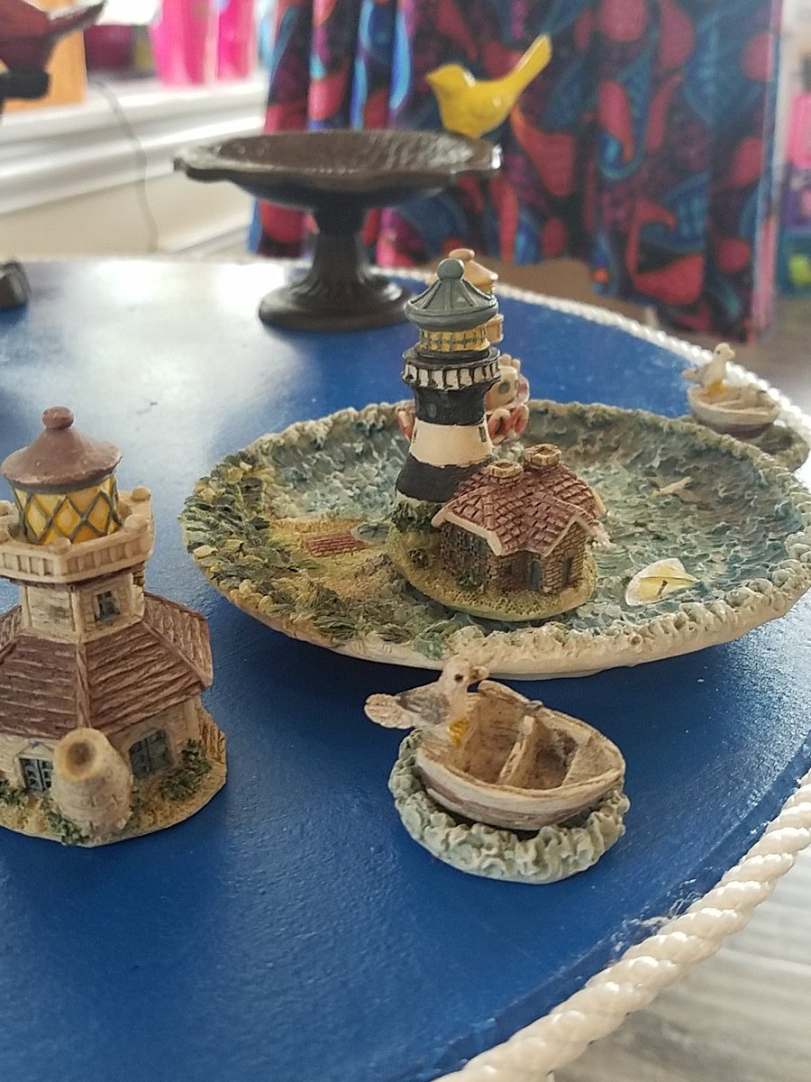 LularoeMade's tweet image. Check out this cute little fishing village set! $10 #wonderfullymade #shopnewportrichey #florida #village #miniature