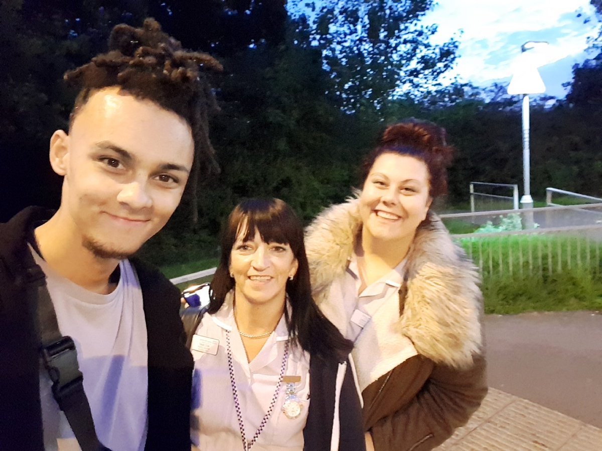 ChartTracey's tweet photo. Finished work and bumped into this lovely young man #5aftermidnight #xfactor2017 https://t.co/R7bF1xe3ur