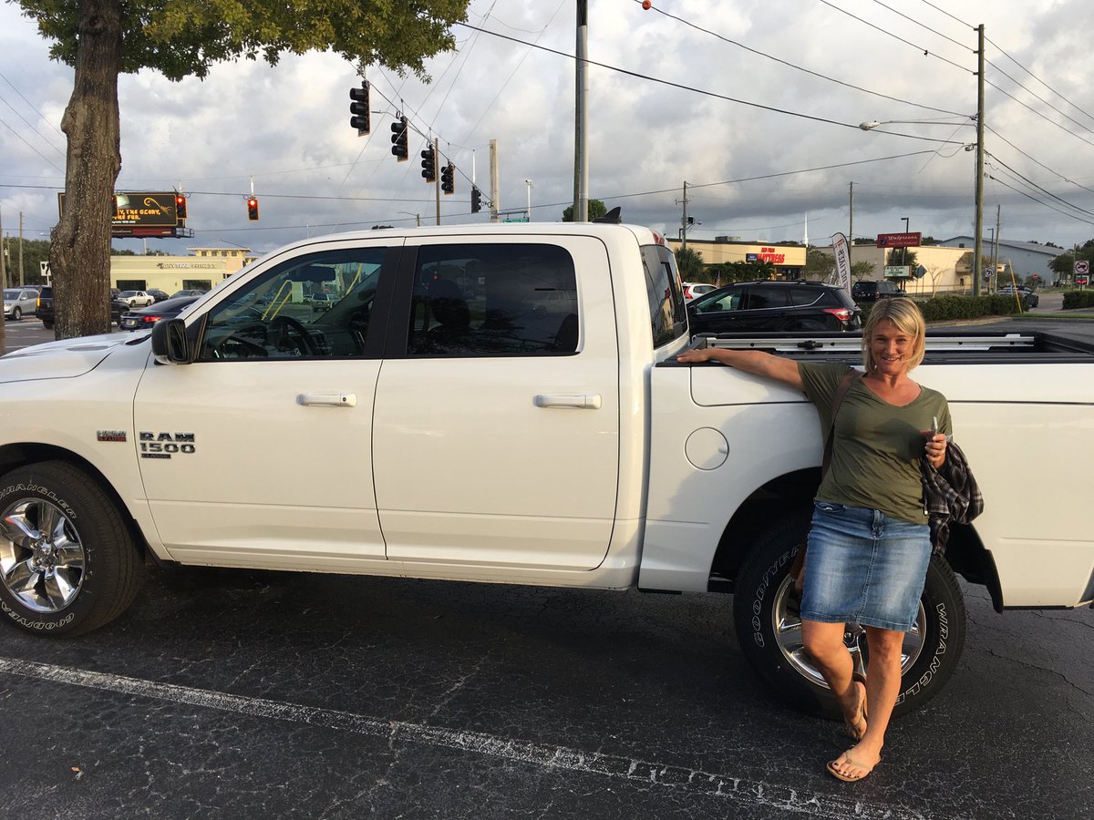 x5c4p3's tweet photo. New redneck whip https://t.co/Rvbegsfr1d