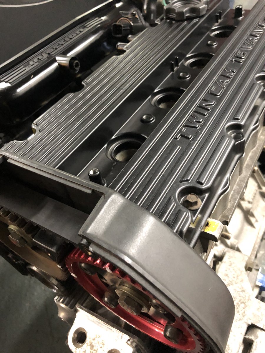 analogueauto's tweet photo. Engine build time down at AAHQ @thelotusforums @AbsoluteLotus_ #roverkseries #enginebuild #lotuselise https://t.co/KSmm36WF6D