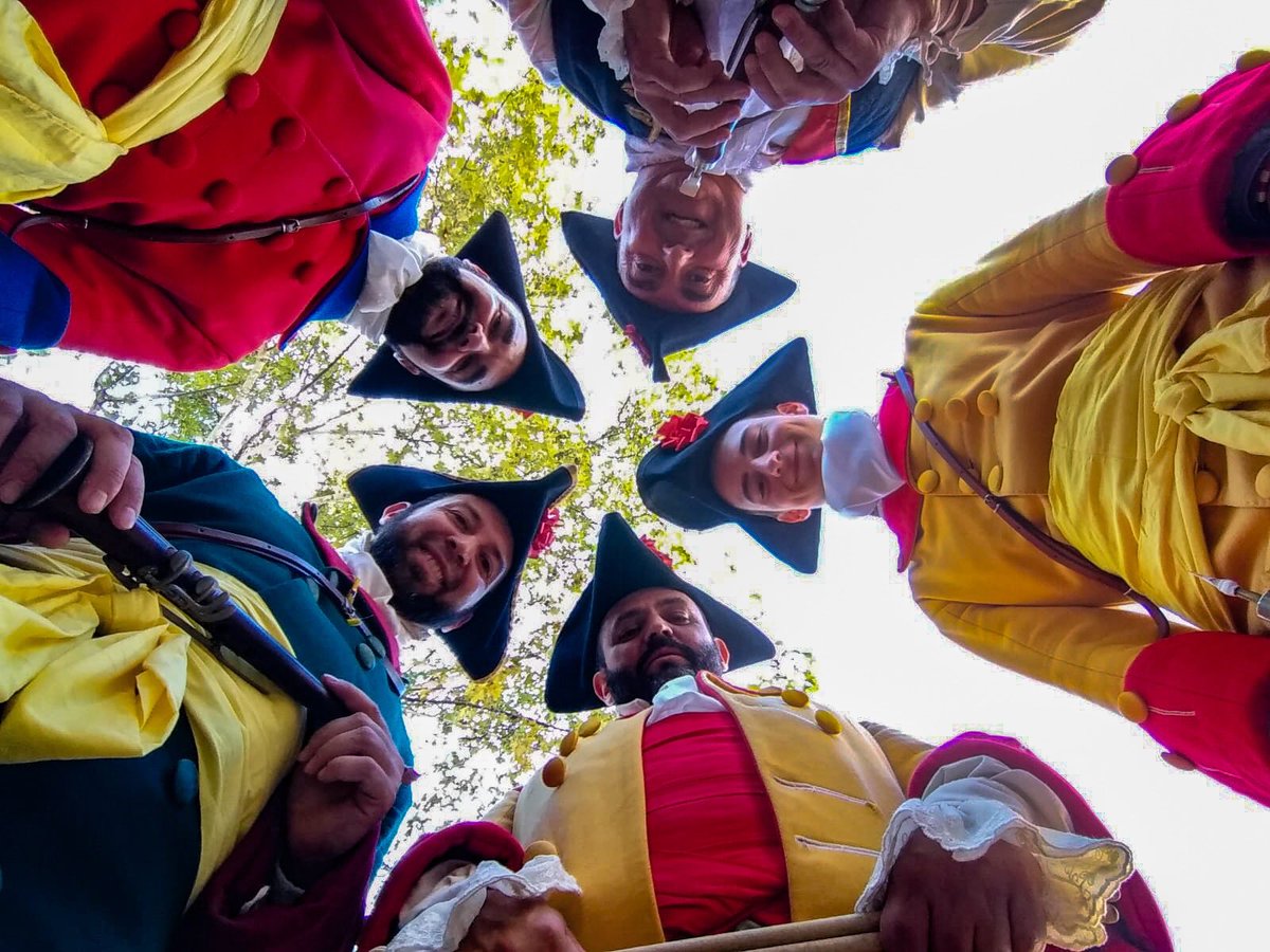 grallatorrelles's tweet photo. Un altre any participant activament en els actes de la Diada Nacional de Catalunya. Tot un orgull! Enguany el matí hem col·laborat amb la @coronelabarcelo i per la tarda amb la @JOVEVILAFRANCA. Moltes gràcies a tots ells! Ens ho hem passat de conya
#diada #11S #grallers https://t.co/zH0mIEsUnu