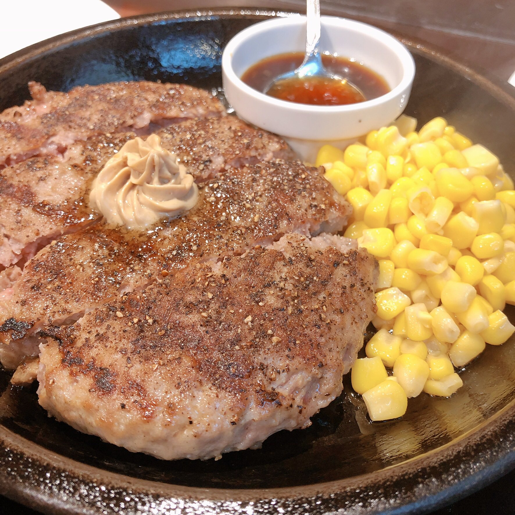 ネルたん 1703 Dinner At Ikinari Steak いきなりステーキ Wild Hamburg Steak ワイルドハンバーグ 300g The Onion Sauce Drizzled Over The Corn And Cuts Of Meat Makes Every Bite So Tasty 1100円