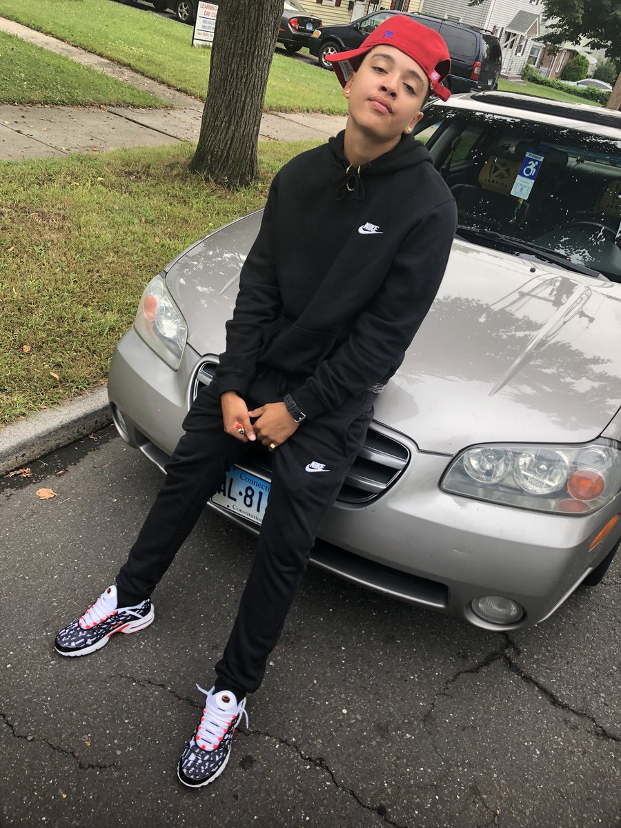 mtgpeez's tweet photo. still gutta wit it ๐๐ฝโโ๏ธ #studtwitter #lgbtmeals https://t.co/cxQBb2JSFB