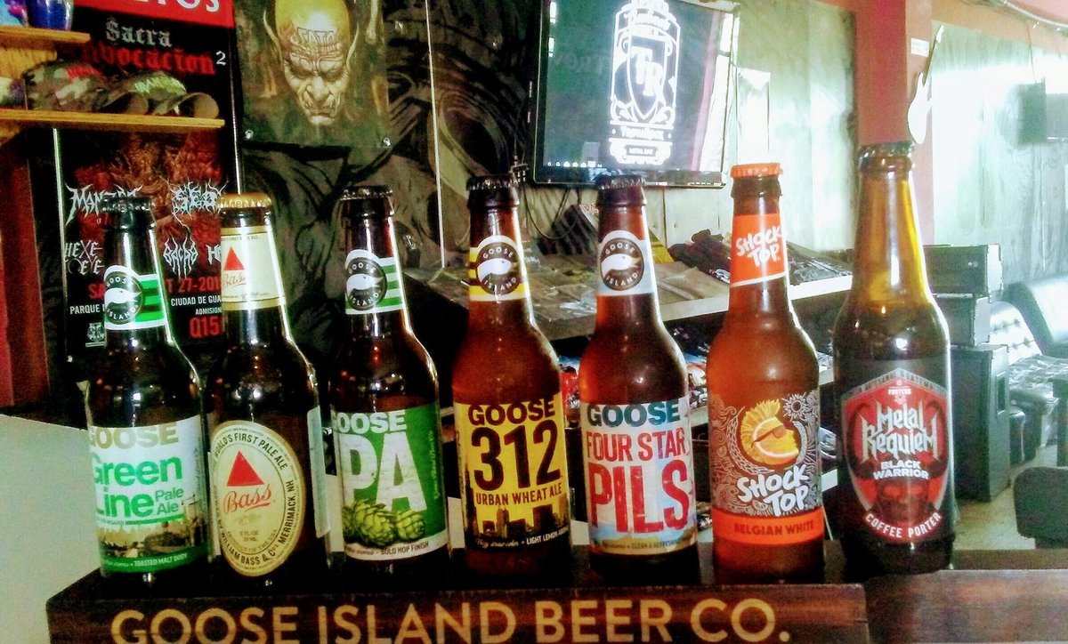 TrovarockGt's tweet photo. Ya estamos atendiendo! Y para los que gustan de cerveza artesanal ya contamos con 7 diferentes para que pasen a probarlas.
#metalrequiembeer.
#ShockTop.
#GooseFourStarPils.
#Goose312.
#Gooseipa.
#Bass.
#GooseGreenLine. https://t.co/cTTbeX74Wn
