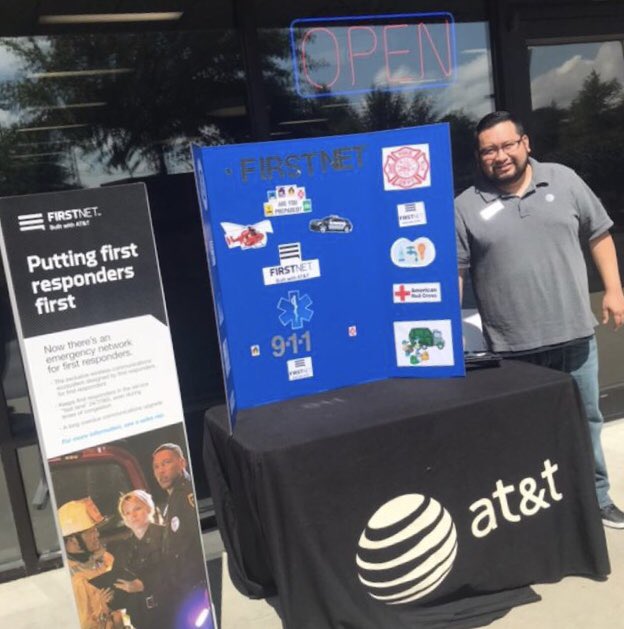 trent_att's tweet photo. Mauricio spreading the good word about FirstNet and our great First Responders Offers. #owningthepaint #attemployee #teamwawhat #winwinder 🇺🇸 https://t.co/rIIYLletbd