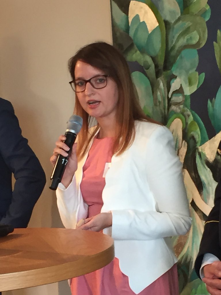 dgo1252's tweet photo. Zweiter Teil beim “Forum #Berlin” des #ProfiFunk e.V.: Podiumsdiskussion. Ronja Kemmer, (#MdB, #CDU, #Ulm), Ausschüsse (1) #Bildung,#Forschung,TFA, (2) Digitale Agenda, engagiert mit dem Tenor, dass Frequenzvergabe Bevölkerung, Sicherheit und #Industrie40 nützen sollte

#5G #IoT https://t.co/nUAXkxGbES