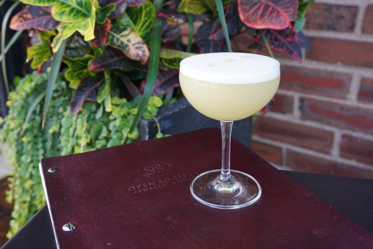 Chartreuse should be in everything so we put the yellow with some Mezcal, Lemon, Burlesque Bitters and an Egg White for our featured cocktail tonight. 
#eatdrinkindy #do317 #keepindyindie #visitindy