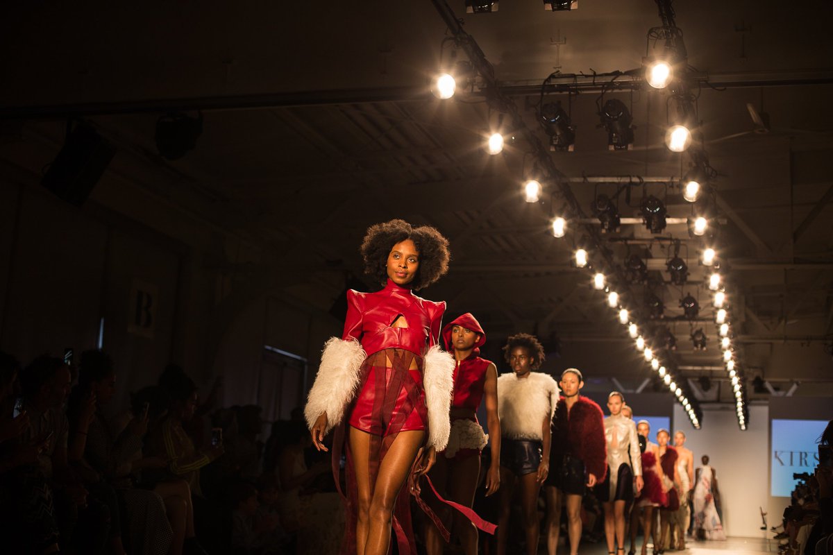 AlkalineSpring2's tweet image. @globalfashioncollective really knows how to put on a show. Alkaline Springs was proud to sponsor this runway!

#wateryouwearing #fashion #newyorkfashion #fashionablewater #luxurywater #canadianwater #alkalinewater #GFCtakesnyc #NYFW